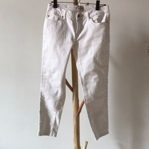 White cropped skinny jeans